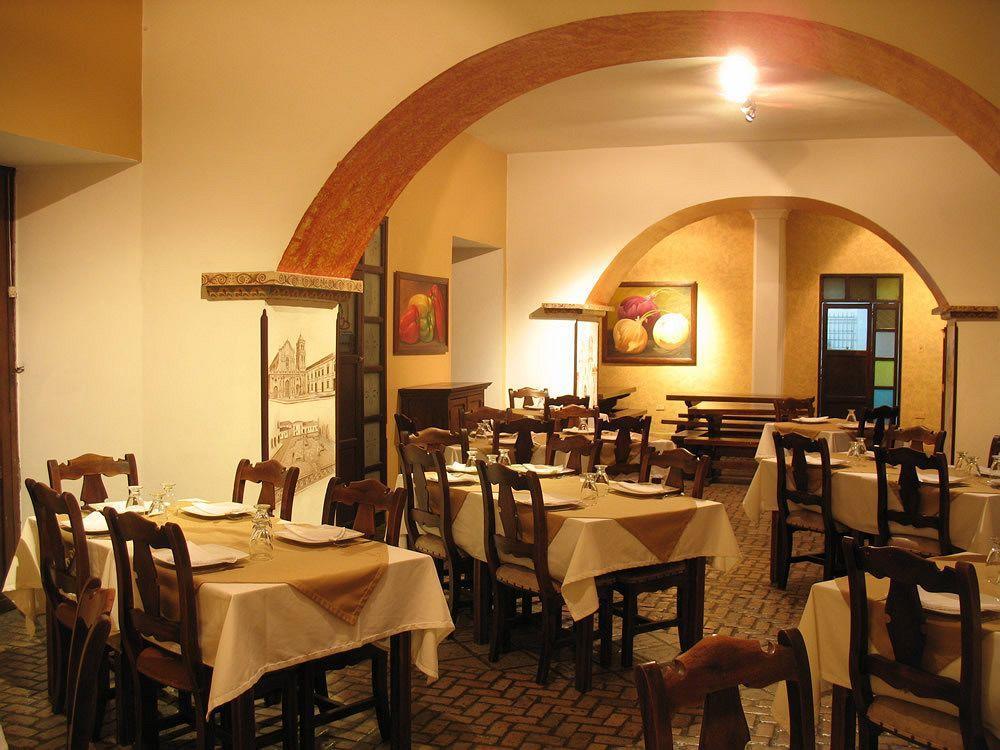 La Plazuela 4*
