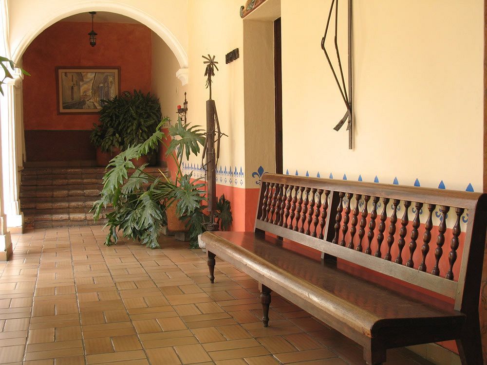 La Plazuela 4*